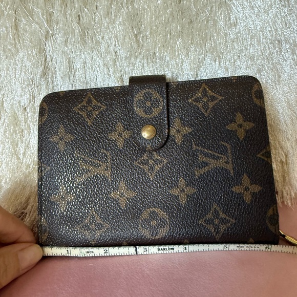 Louis Vuitton Authentic Vintage Porte Papier Zippy Wallet - Picture 1 of 16